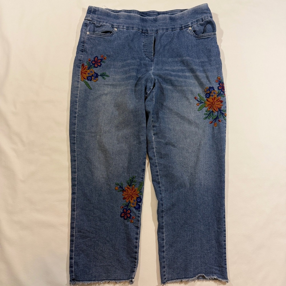 Alfred Dunner Jeans Women 14 Blue Floral Embroidered Pull On Raw Hem Straight